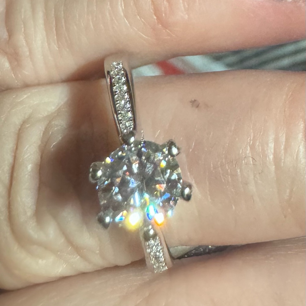 1,5 ct moissanite ring
